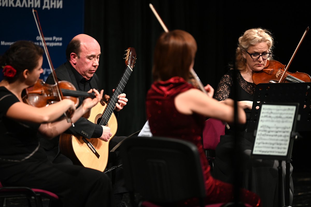 EmbEspaña Bulgaria tweet media