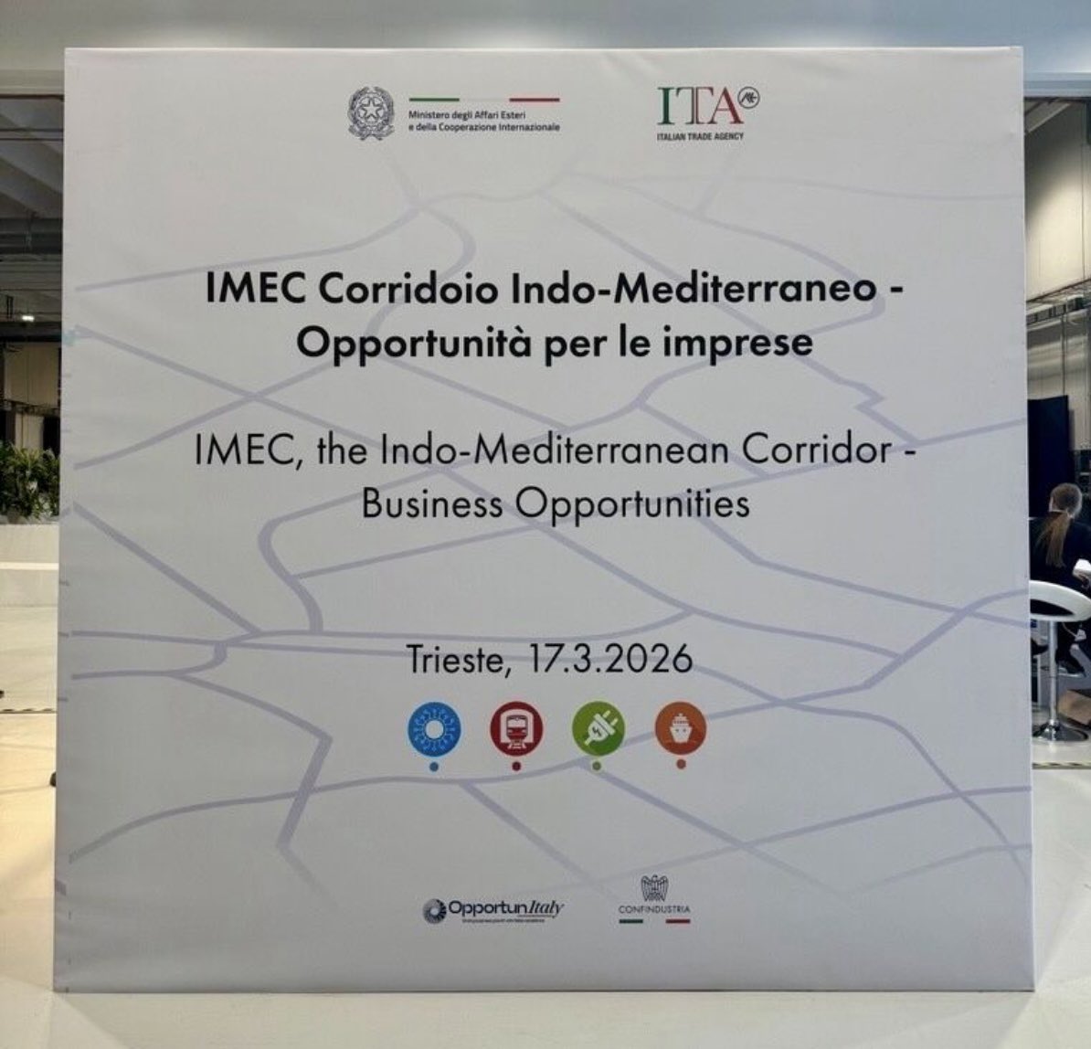 francescom_talo's tweet photo. @TCommodity La situazione è  ben illustrata e conferma l’importanza di sviluppare collegamenti diretti per energia e merci tra #Golfo e #Mediterraneo

Se ne è parlato ieri a #Trieste nella conferenza internazionale su
#IMEC corridoio India-MedioOriente-Europa presieduta da @Antonio_Tajani https://t.co/DHbCO4xE4h