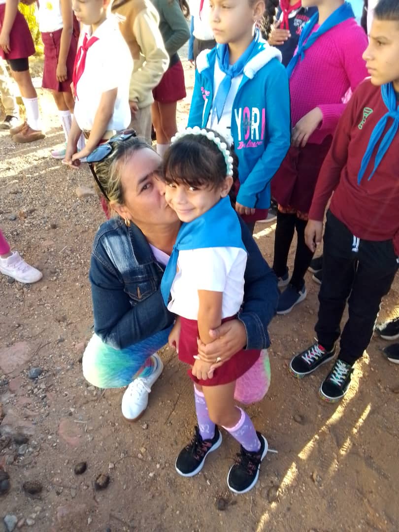 Siempre defendiendo #Cuba. Mantengamos la paz y la tranquilidad que disfrutan nuestras niñas y niños. #PinardelRío  #CubaMined