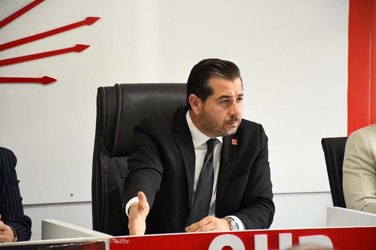 Bugün ana kademe il yönetimimiz ve ilçe başkanlarımızla bir araya gelerek verimli bir toplantı gerçekleştirdik.
Ortak akılla, birlik ve dayanışma içerisinde yol haritamızı değerlendirdik.
Alınan kararların hayırlı olmasını diliyoruz.