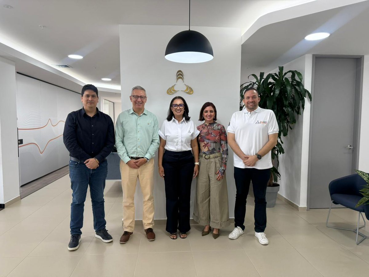 carlosmcaros's tweet image. Ayer en #Cartagena tuvimos una jornada de conversaciones que dejó una señal clara: en la región #Caribe hay un interés creciente por alinear #esfuerzos alrededor del desarrollo energético. 🧵 #ConexionesQueInspiran