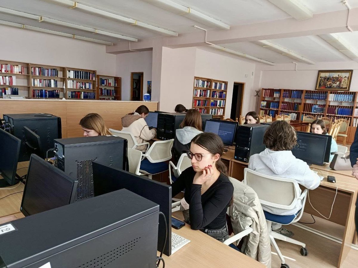 Бібліотека ім. Л. Каніщенка ЗУНУ tweet media