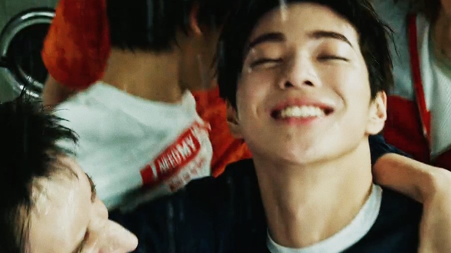 keonhooww tweet media