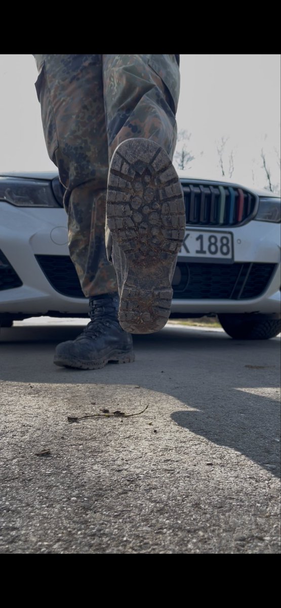 Sneakerking (5,9k) tweet media