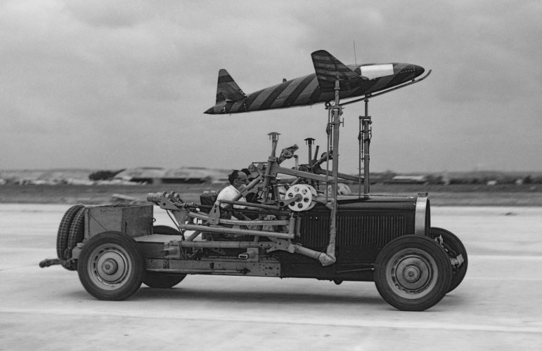 AviationMarlene's tweet photo. The ONERA, the French National Office for Aerospace Studies and Research, used cars in the 1950s to conduct aerodynamic tests on aircraft concept models. Here, tests were carried out using none other than a Bugatti...

© ONERA / Ph. Ricco https://t.co/PPDj6Lw4G6