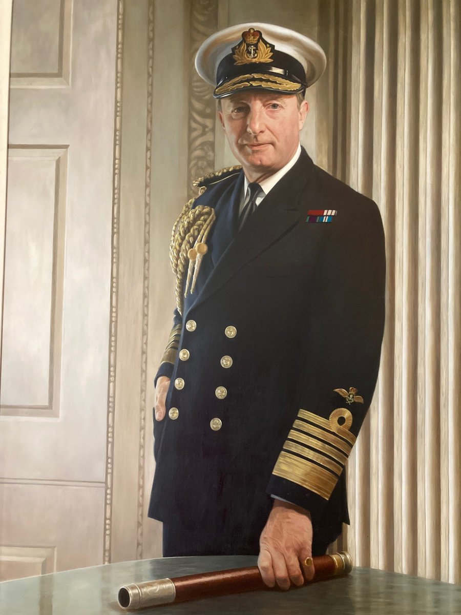 Royal Navy tweet media