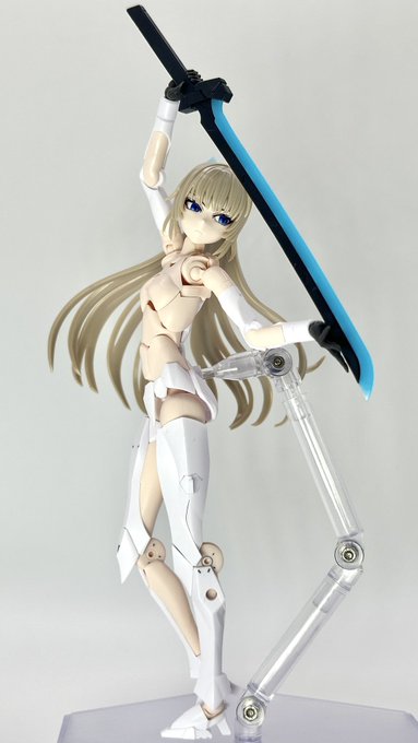 ちょびちょび組んだコトブキヤのメガロマリアシリーズのエミュレータさん よく動くからお絵描きの参考とかにも使いたいね