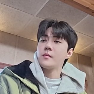 봉 tweet media