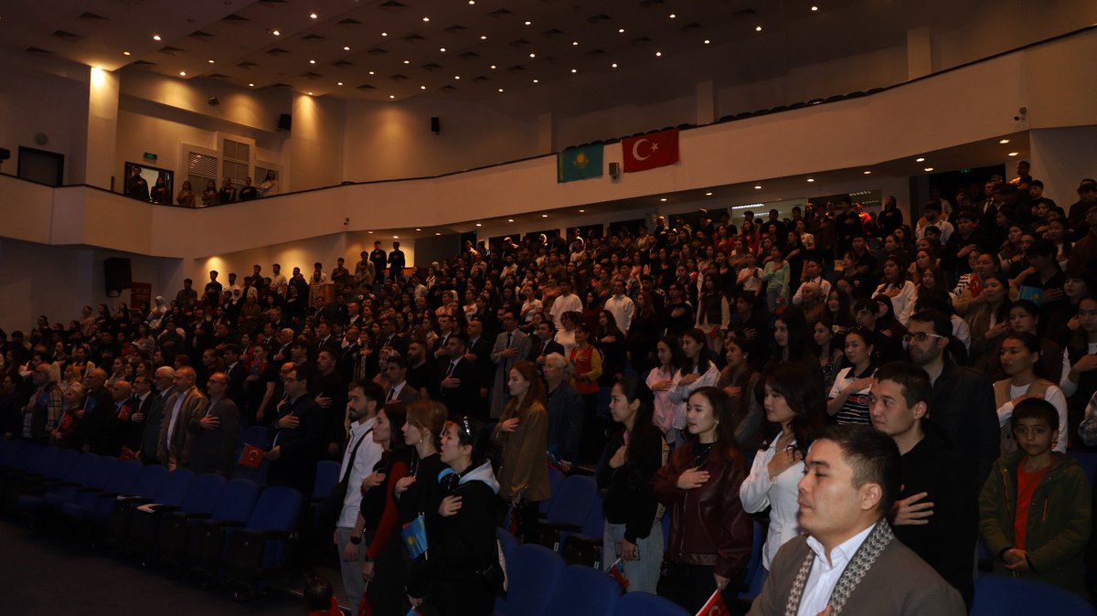 ErenAkdeniz's tweet photo. Çanakkale Zaferi'nin 111. Yılını kutluyor, başta Anafartalar Kahramanı ve Türkiye Cumhuriyeti'nin Kurucusu Mustafa Kemal Atatürk olmak üzere Çanakkale'yi geçilmez yapan isimli isimsiz bütün kahramanlarımızı rahmetle anıyoruz. https://t.co/6lyKh93lyu