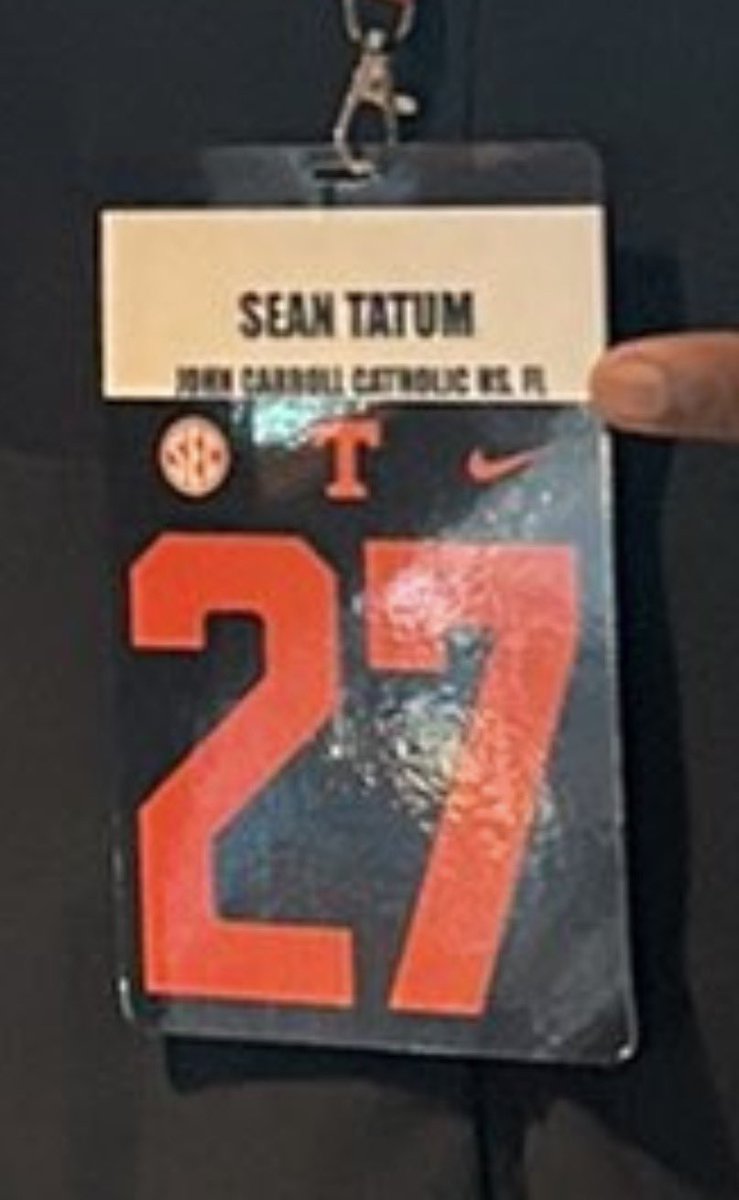 Chad Fields (Vols Uniform Boy) tweet media