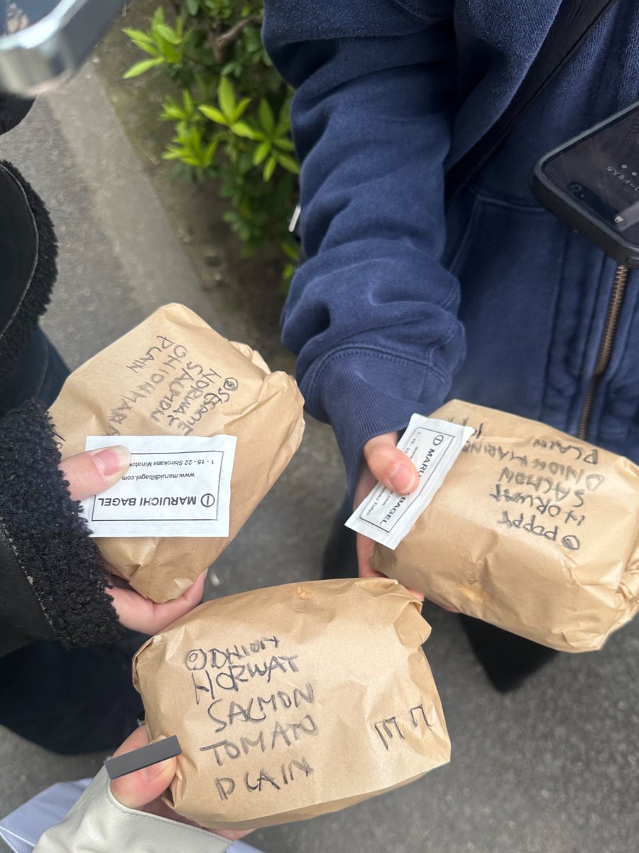 あおい tweet media