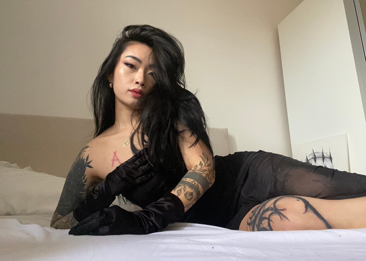 Nina 🐉 tweet media