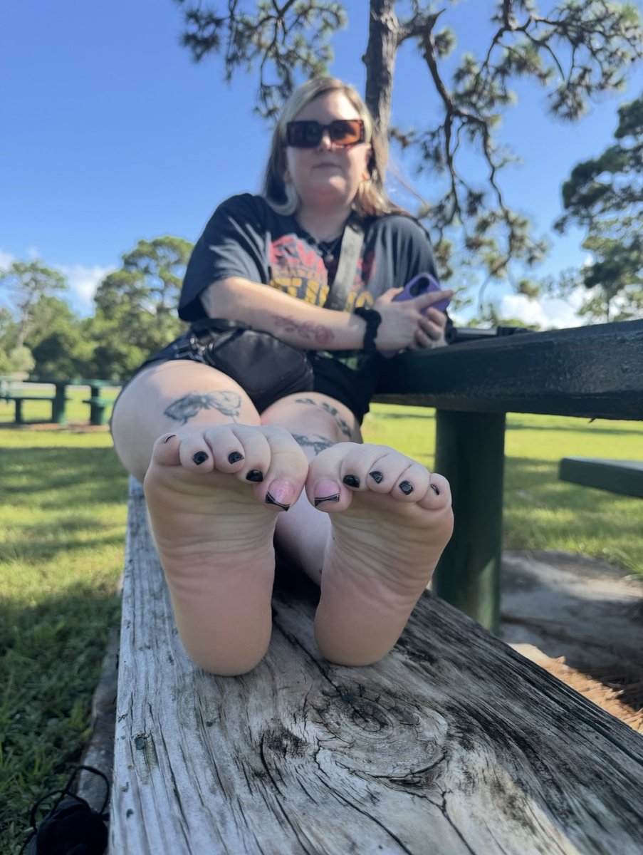 Sole Seductress 👣 tweet media