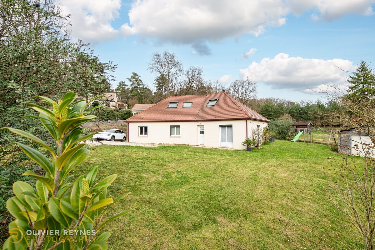 AgStHubert's tweet photo. C'est nouveau et c'est à Nanteau Sur Essonne! Si vous êtes en recherche d'un bien récent et situé dans un environnement calme et verdoyant, cette maison est peut-être la vôtre. Pour plus d'information, vous pouvez contacter Adeline JOUSSELIN au 07.87.69.00.30 ou (1/2) https://t.co/F8JwYB4MYX