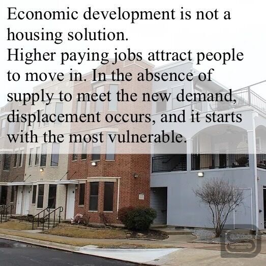 Rising income doesn’ solve a housing crisis.
“Economic development is not a housing solution. Higher paying jobs attract people to move in. In the absence of supply to meet the new demand, displacement occurs.”
medium.com/@dtxtransitpos…