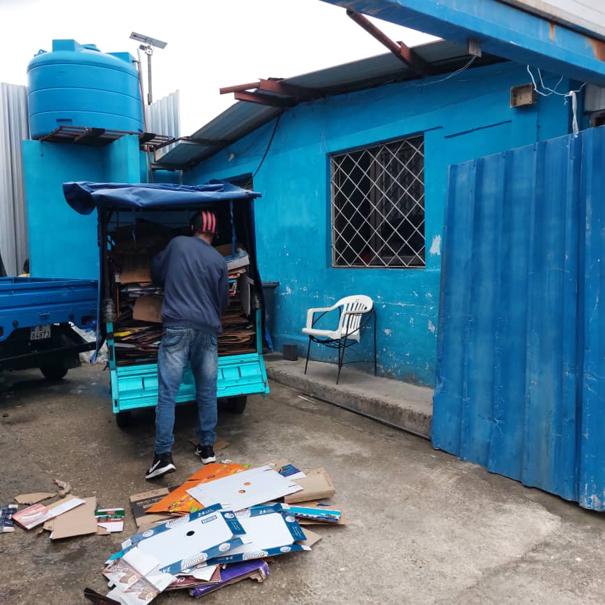 ¿Sabías que reciclar cartón salva bosques? 🌳
Al recuperar papel y cartón, reducimos la tala de árboles y ahorramos un 70% de energía en su fabricación. ¡No lo botes, entrégalo en nuestros Puntos de Acopio! ♻️
#LaHabanaDeTodos 
#IndustriasCuba
#cubarecicla