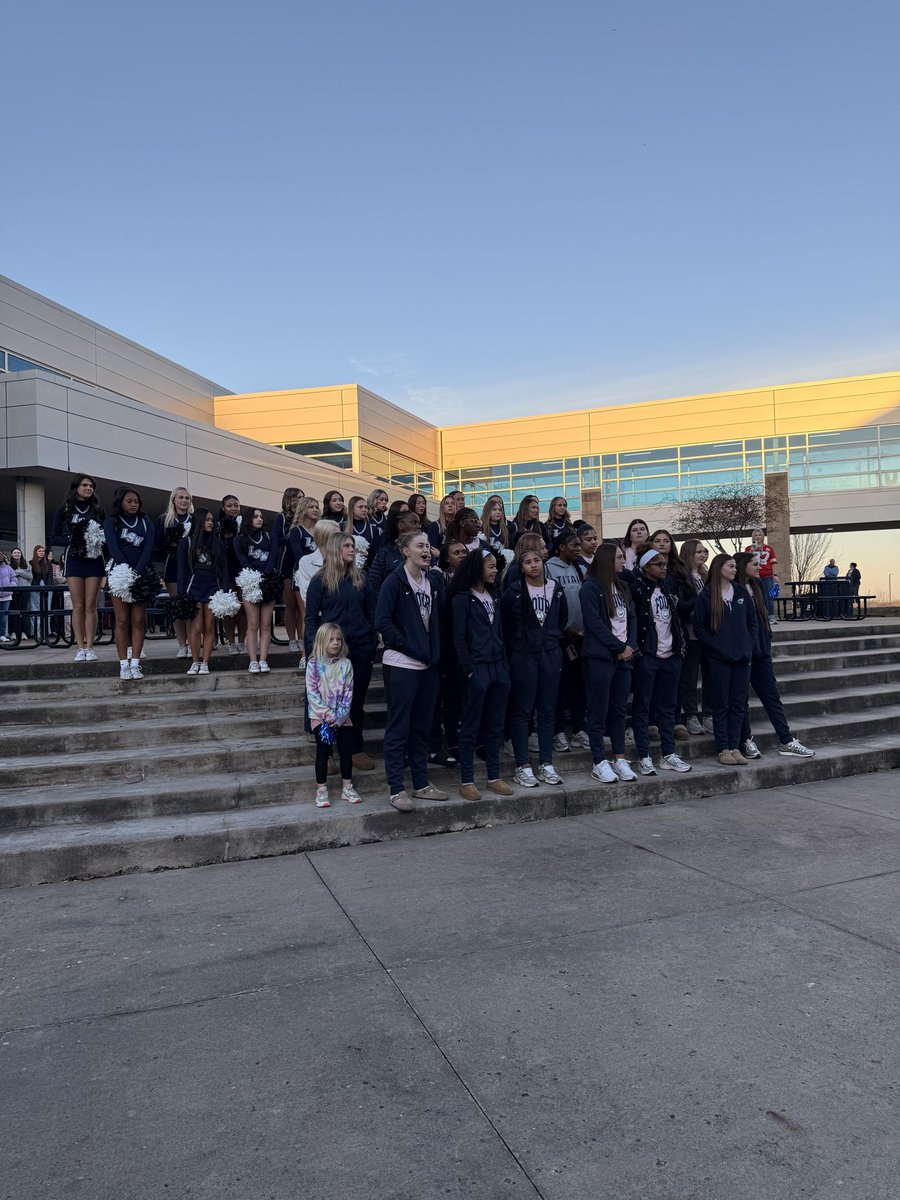 LSW Girls Basketball tweet media