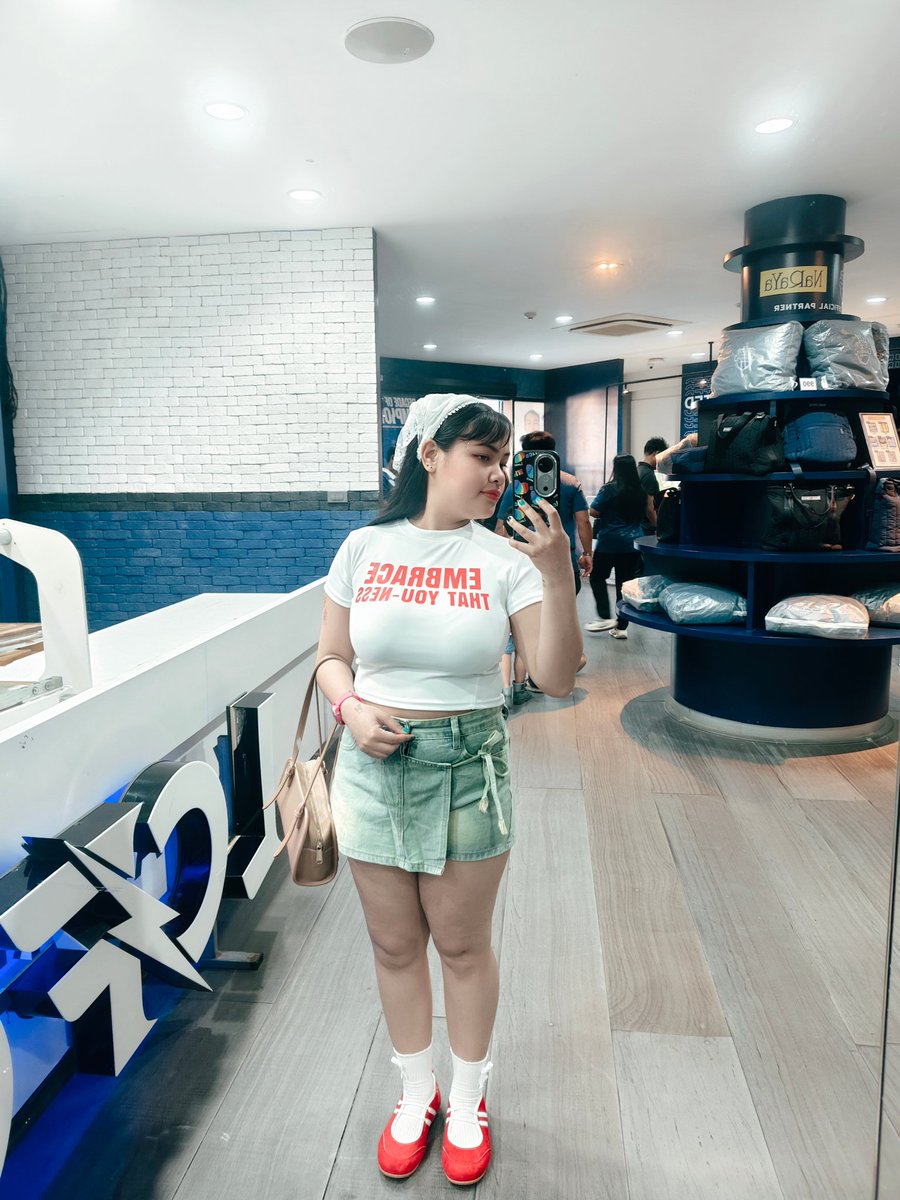 Pattraphaw23's tweet photo. 🕶️หนูน้อย...รองเท้าแดง👠
#อุดรธานี #นครพนม #พิษณุโลก #บุรีรัมย์
#fypシ゚ #football #ความสุขของภัท #สอปอคนสวย #lgbtq #🌈 🏳️‍🌈 https://t.co/zEETLOcAOO