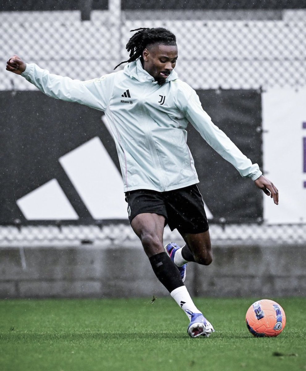 LineaJuve24 tweet media