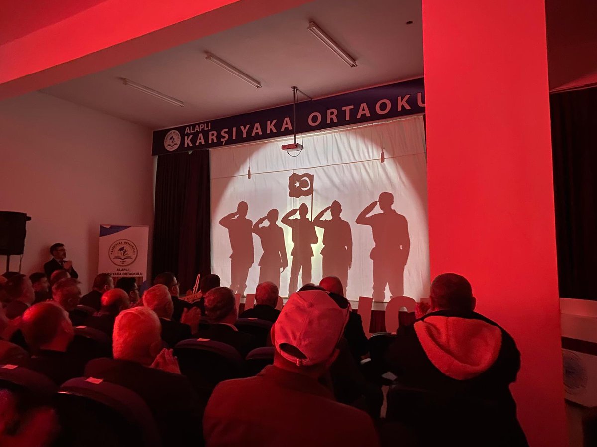 18 MART ÇANAKKALE ZAFERİ 111. YILDÖNÜMÜ ANMA TÖRENİ BÜYÜK COŞKUYLA KUTLANDI

18 Mart Çanakkale Zaferi ve Şehitleri Anma Günü'nün 111. yıl dönümü, düzenlenen törenlerle coşku ve saygıyla anıldı.

Anma etkinlikleri, Atatürk Anıtı'nda gerçekleştirilen çelenk sunma töreniyle başladı.