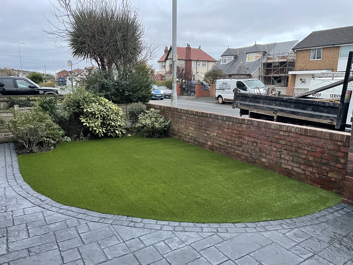 NorthernGrass's tweet photo. ARTIFICIAL LAWNS #FLEETWOOD

A low maintenance artificial grass patch installed to an existing driveway in the Fleetwood area.

Contact us for a quote.

#Rossall #KnottEnd #Thornton #Cleveleys

https://t.co/gENiaBozLY https://t.co/DPMyfYNODW