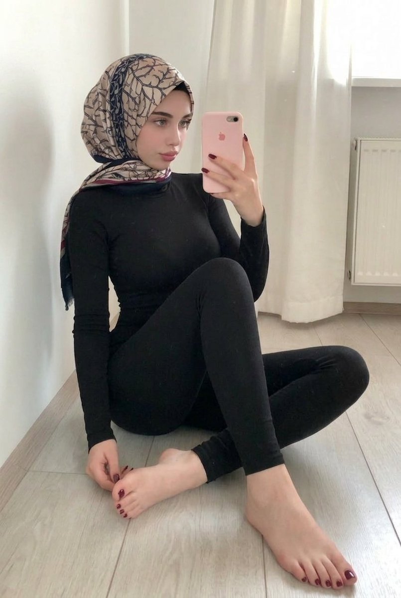 Hikabi toes making muslim bois weak