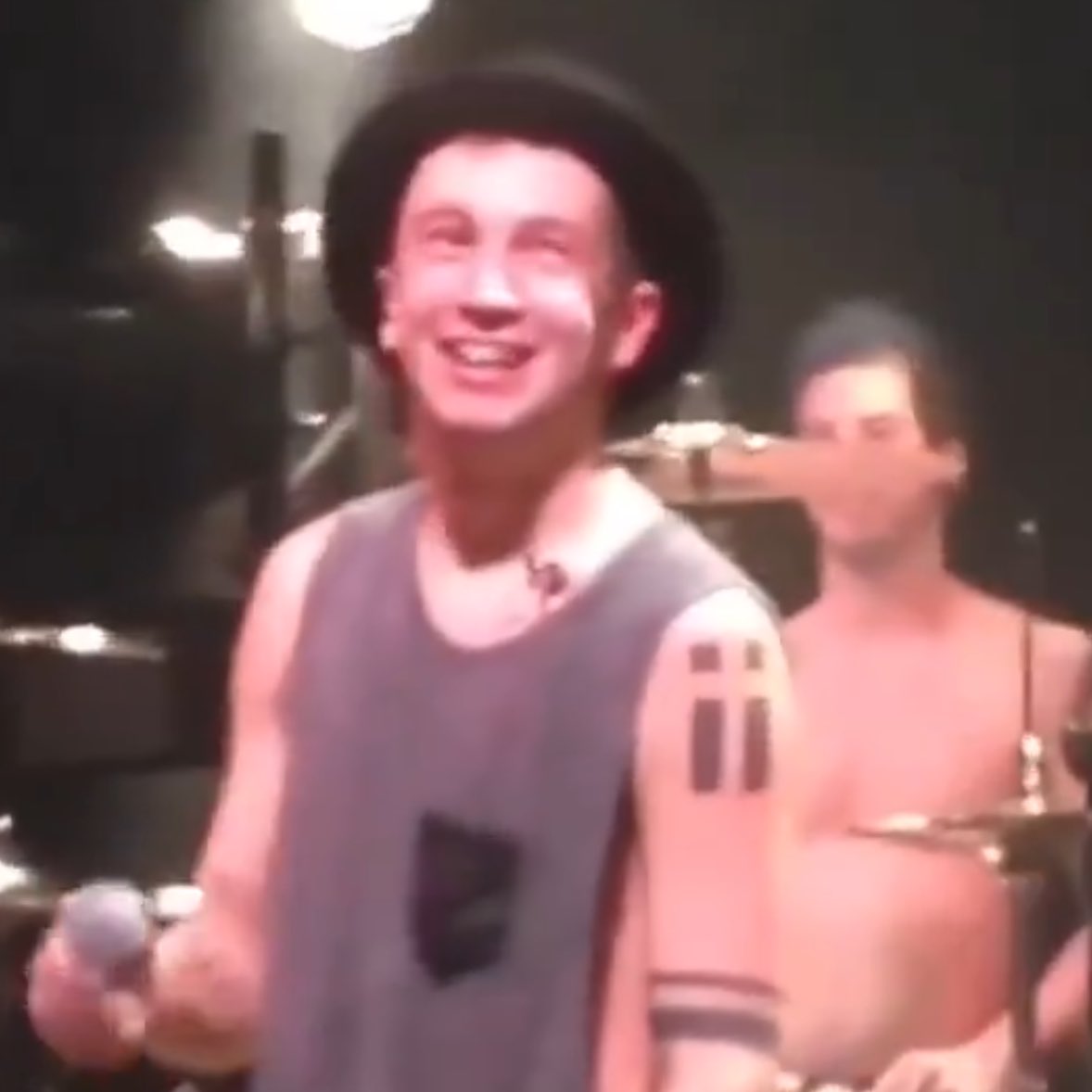 rø’ψ |-/ tweet media