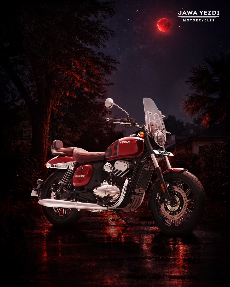 yezdiforever's tweet photo. Under the red moon, the Roadster stands unapologetic.

#YezdiForever #YezdiRoadster #TheRedWolf #BornOutOfLine #BloodMoon

[Yezdi Motorcycles, Yezdi Jawa, The Red Wolf, New Launch, Motorcycling, Ride, Bike, Red Moon] https://t.co/dnUTxKSZoS