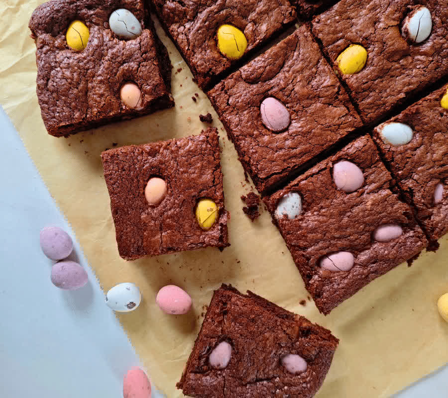rachelsrecipep2's tweet image. 🐣🍫 Mini Egg Brownies 🍫🐣 are here to make your Easter extra special! 🌷🐰 

These fudgy, chocolatey delights are loaded with colourful mini eggs for a fun twist on you...
#MiniEggBrownies #EasterTreats #BakingFun #ChocolateLovers #EasterDesserts rachelsrecipepantry.com/mini-egg-brown…