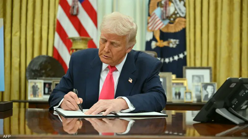 عاجل | البيت الأبيض: ترامب يصدر إعفاءً مؤقتاً من قانون الشحن البحري لخفض تكاليف الطاقة #صحيفة_الخليج 