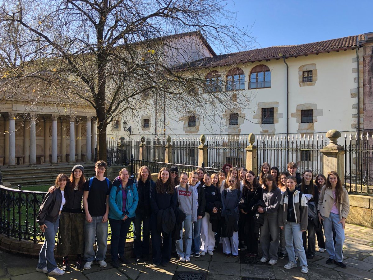 Botikazar tweet media