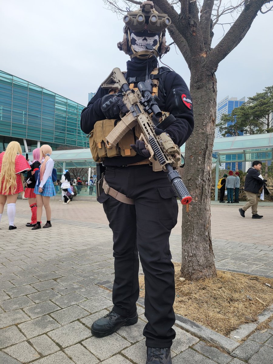 헬멧오타쿠눈깔 tweet media