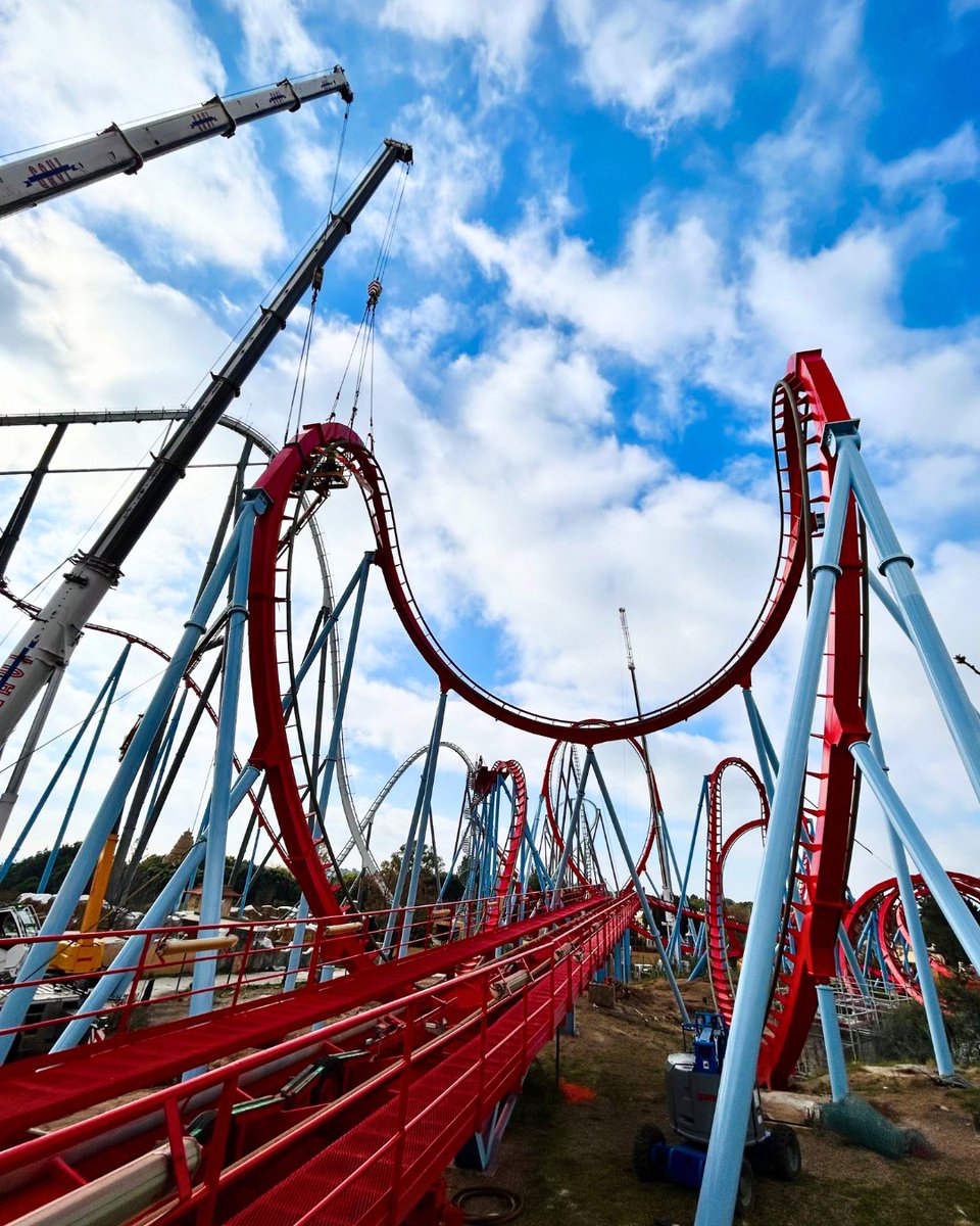 PortAventura World FR tweet media