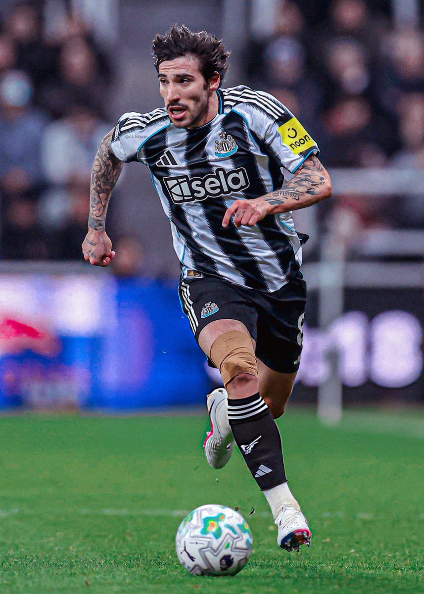 cold pics of Manchester United tweet media