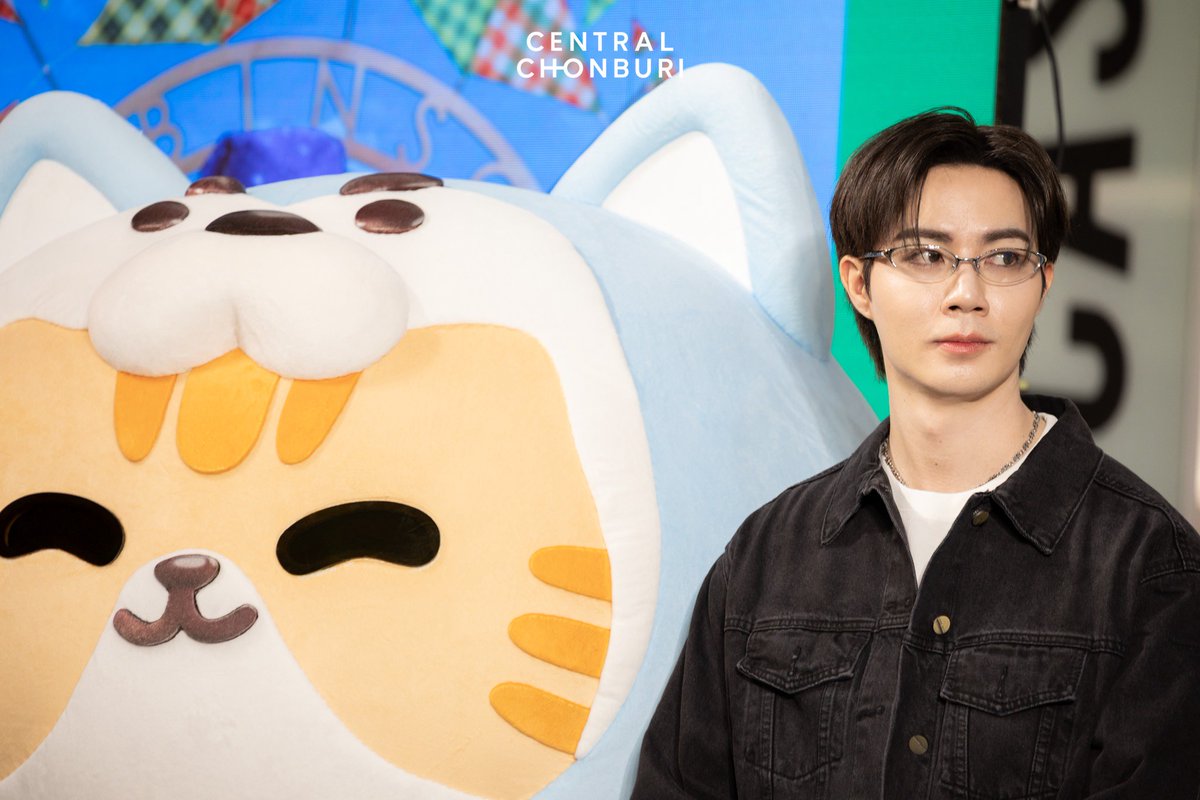 เก็บตกภาพโมเมนต์สุดฟิน! 💙 บรรยากาศงาน “ROBINSON SUMMER FEST”  เมื่อหนุ่มฮอต “ซี – พฤกษ์ พานิช” มาแจกความสดใสกับความน่ารักเกินต้านของ “น้องซน” และ “นกโรบิ้น”มาเติมสีสันให้ซัมเมอร์นี้มีแต่ความสนุก 🥤✨

#ZeePruk #BabyNongZon #ROBINSONSUMMERFEST #เซ็นทรัลชลบุรี #CentralChonburi