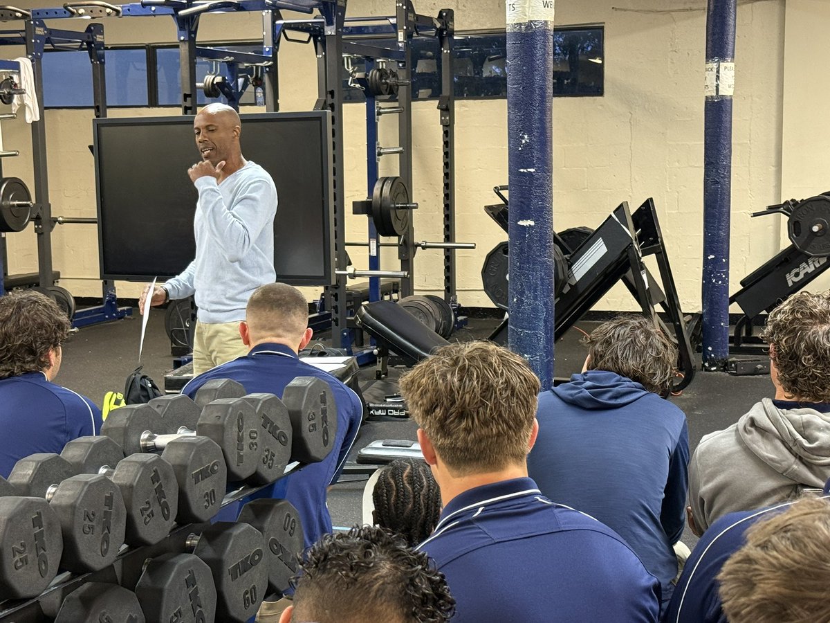 Aquinas Football tweet media