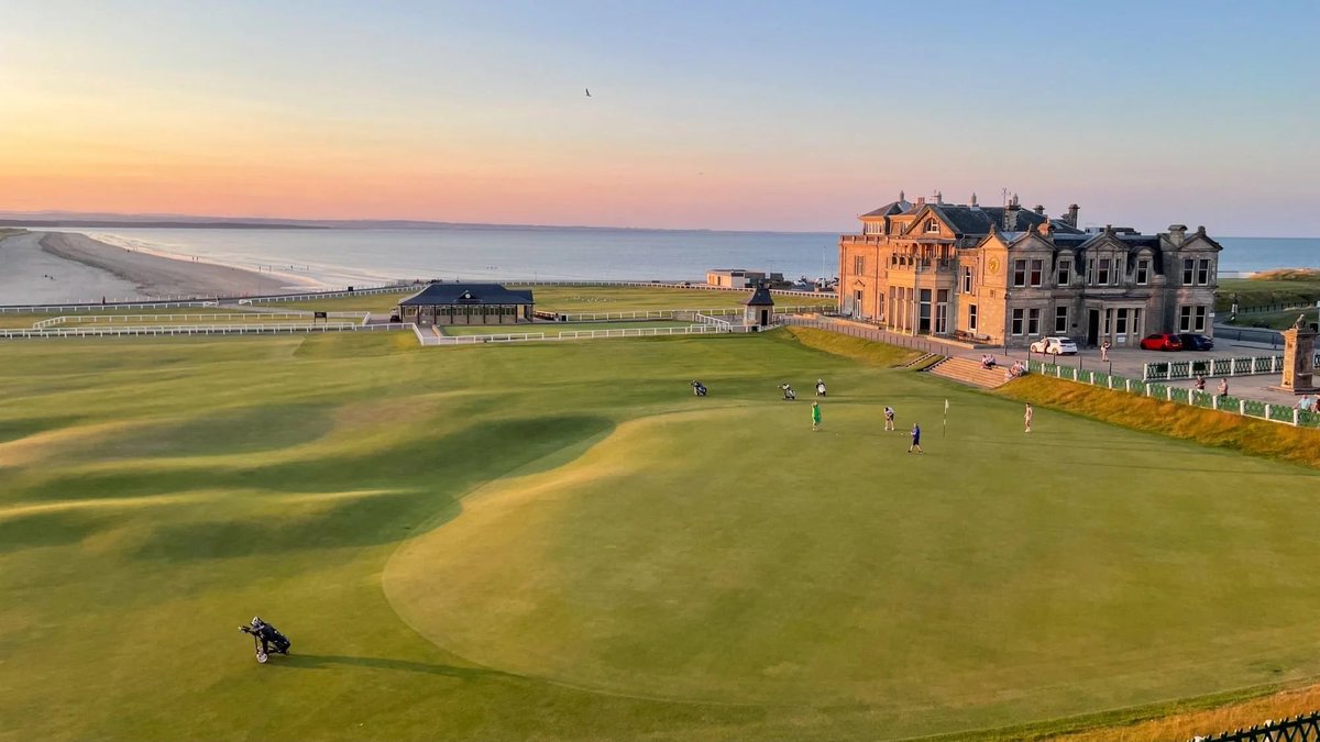 thebriefgolf's tweet photo. Old Course at St Andrews, the eternal Home of Golf. Where the game began 600 years ago, and the magic never fades. From the Swilcan Bridge to the Road Hole, every blade of grass tells a story.
Who’s making the pilgrimage this year? ⛳ #HomeOfGolf #StAndrews #OldCourse” https://t.co/EJmXzQuEvX