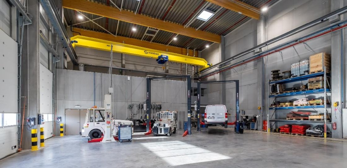 AirportSupplier's tweet image. New HiSERV building strengthens operations at Brussels Airport airport-suppliers.com/supplier-press… #HiServ @BrusselsAirport #GroundSupportEquipment #GSE
#Airports #AirCargo