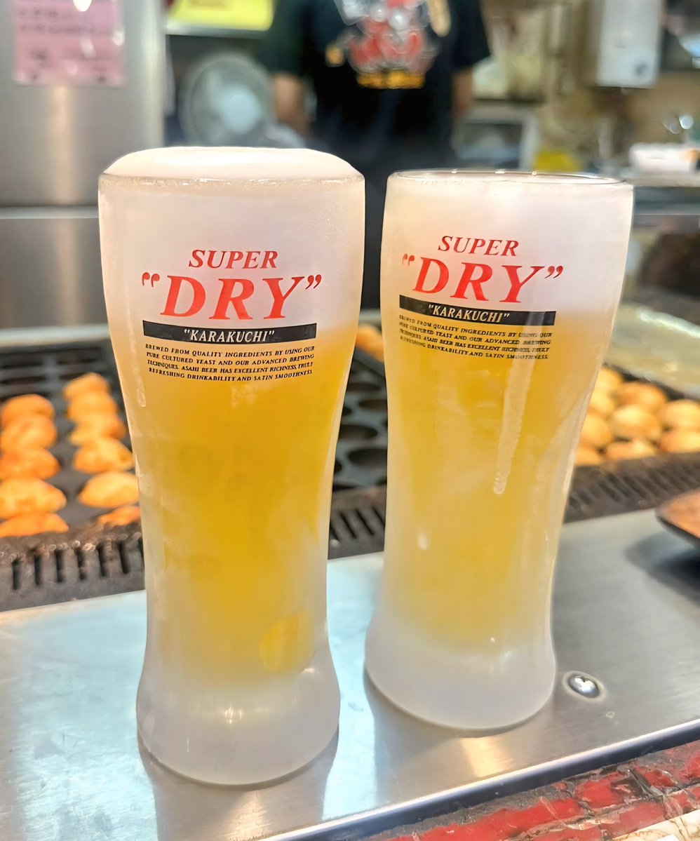 Plot twist…it’s not Guinness. Let's take a breather from the black stuff and showcase the beauty of 2 ice Cold Asahi in Osaka, Japan 🇯🇵