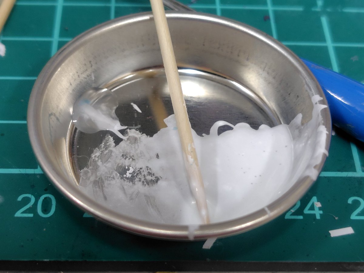 8_tyan's tweet photo. ターナーのアクリル絵具用エアブラシ薄め液、ガッシュでも溶かし易くて良い♪今まで溶けずに苦労してたの何やったんや(-_-;) https://t.co/Fec3iHfsLo
