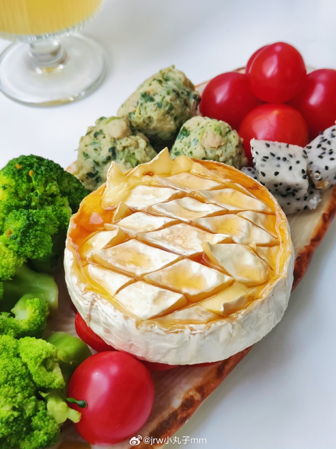 ZHIHONG- tweet media