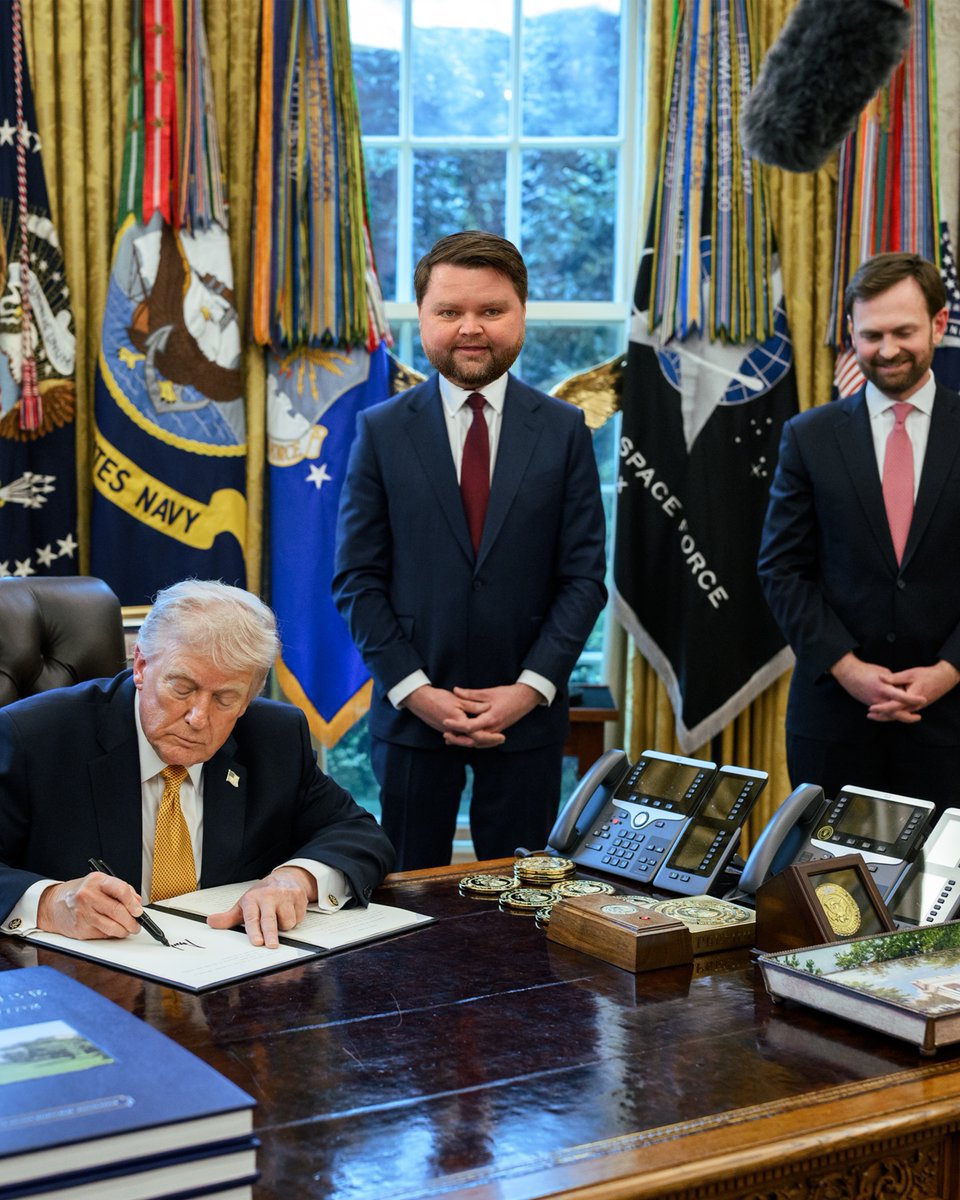 Save America Movement tweet media