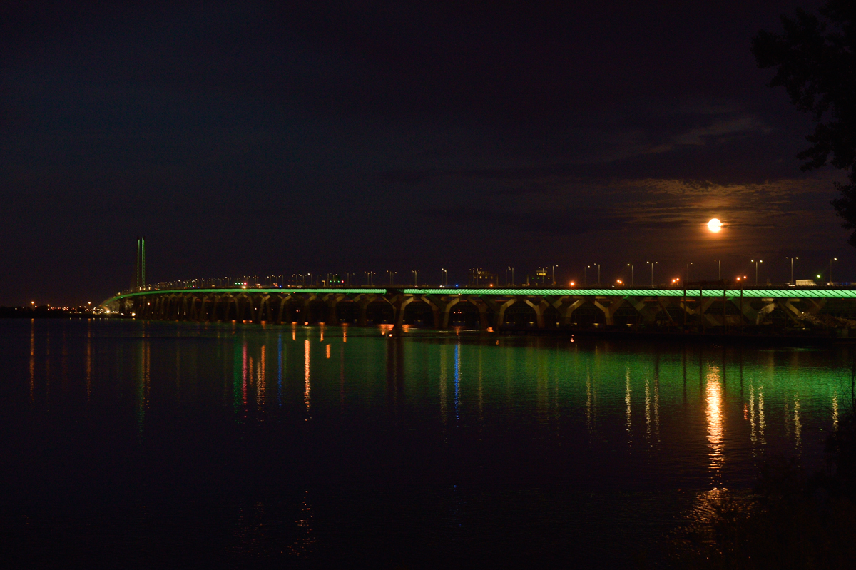 HICC_ca's tweet photo. Last night, the #SamuelDeChamplainBridge was lit up in green to celebrate #StPatricksDay and recognize the valuable contributions made by Canadians of Irish descent.

#ChamplainBridge https://t.co/GeU3NWPpRD