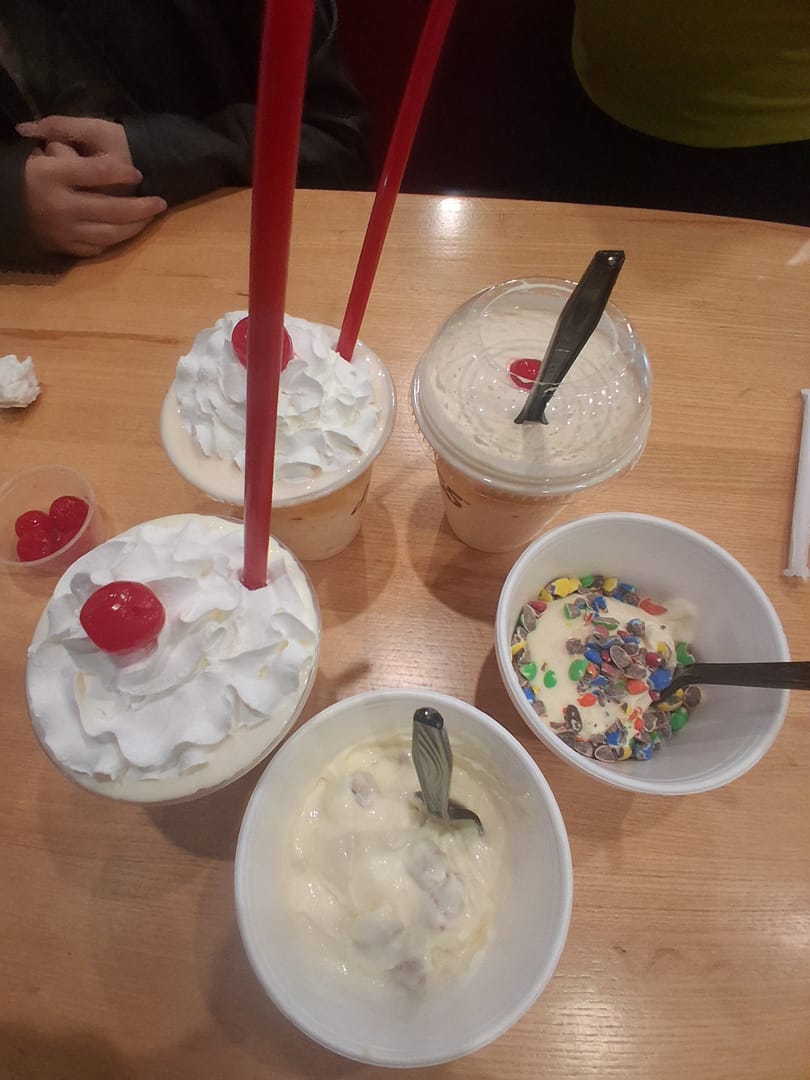 Hwy55Burgers's tweet image. Tastiest, roulette, ever.   #Hwy55 #FreshAt55 #RetroVibes #TreatYourself #ShakeLife #MadeToOrder #BurgerFriends #HighwayGoers #FreshFood #People #AwesomePeople #Posing #Pictures #Music #Community #Friends #Hwy #NC #SC #TN #FL #MO