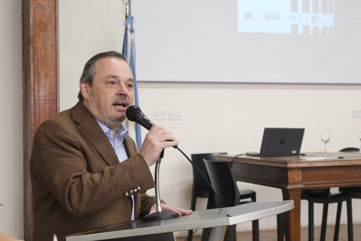 Humanidades y Artes UNR tweet media