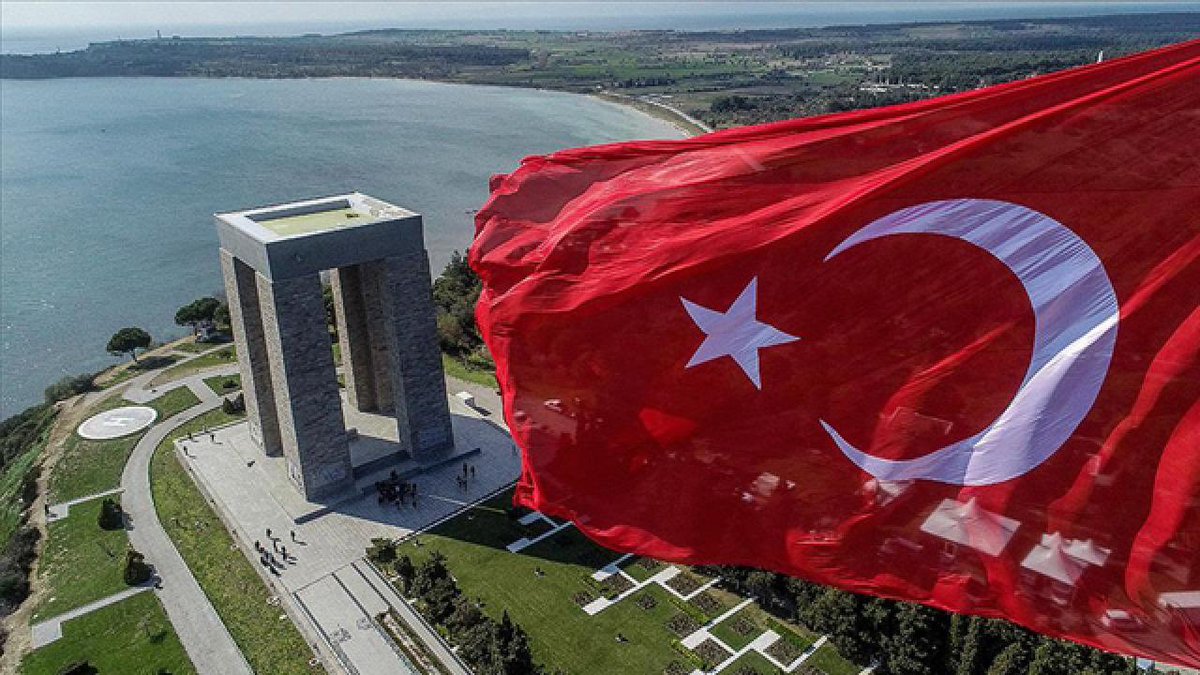 drowsydozy's tweet photo. Minnetle.. ❤🤍

#18MartÇanakkaleZaferi https://t.co/o4ls6TePb9