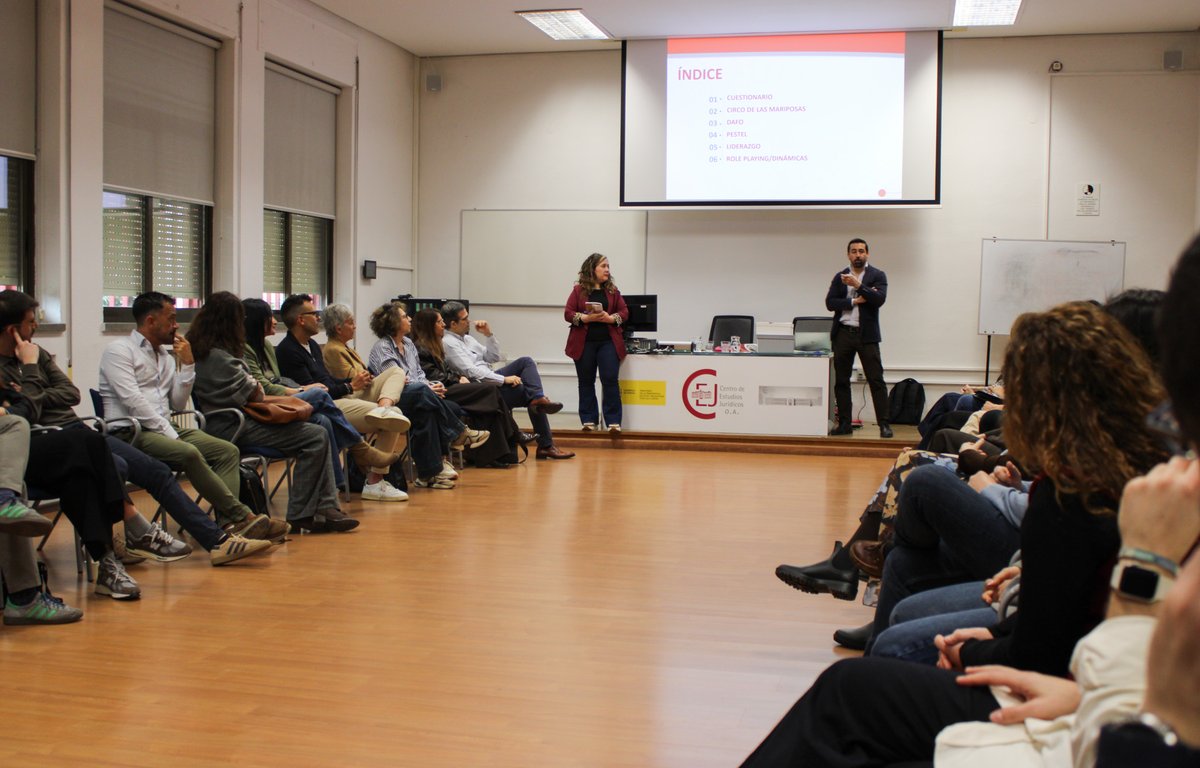 La “Formación Directiva del Cuerpo de #LAJ (1ªed.)”, que comenzó el pasado 9 de marzo, desarrolla en el #CEJ hoy y mañana dos sesiones centradas en toma de decisiones, resolución de conflictos, gestión de personal y liderazgo.

📘Una actividad dirigida por Ángel Luis Tomaselli.