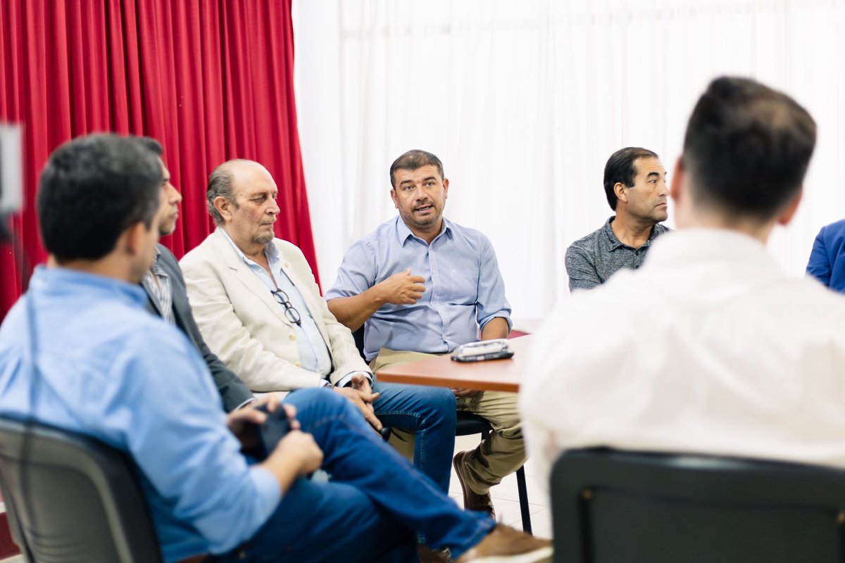 El turismo es clave para el desarrollo de La Rioja, y por eso seguimos trabajando con todo el sector para fortalecerlo.

Junto a <a href="/JuanLunaCorzo/">Juan Luna Corzo</a> , al intendente <a href="/Rodrigobydok/">Rodrigo Brizuela y Doria</a> y <a href="/MatiVaca16/">Matías Vaca</a> , nos reunimos con representantes del sector privado para escuchar sus inquietudes y