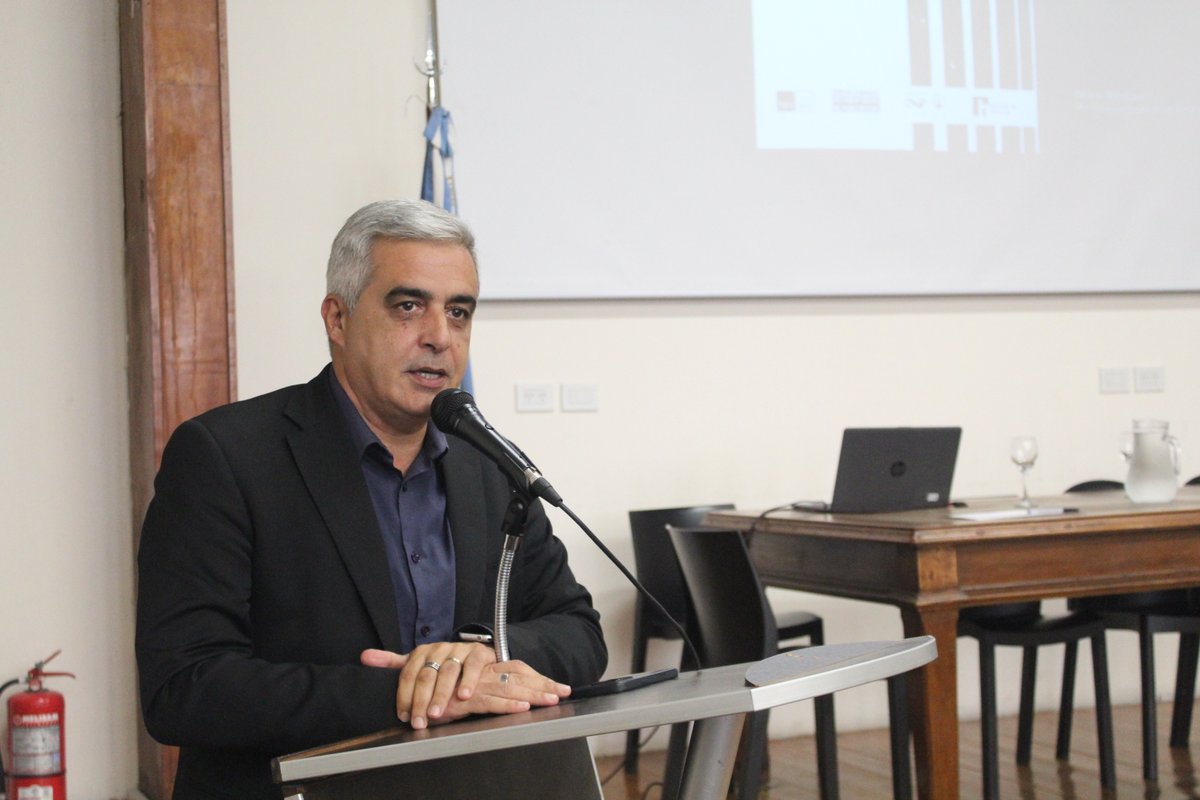 Humanidades y Artes UNR tweet media