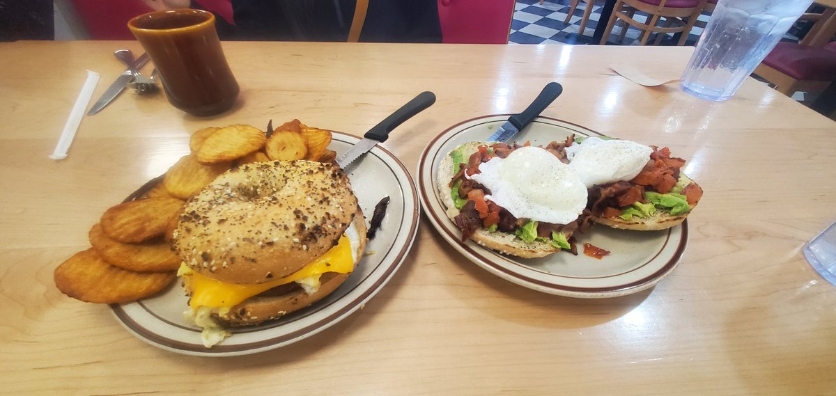 Ripping Whale tweet media